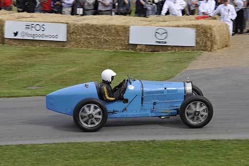 Cronoscalata di auto storiche - Bugatti Type 39 35B a Goodwood Festival of Speed 2015 width=