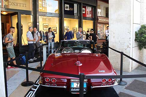 Chevrolet Corvette - Corvette C2 L88 Convertible esposta a Eddy Monetti Milano moda uomo width=