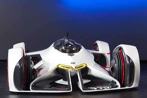 Chevrolet - Chevrolet Chaparral 2X VGT concept. “Questo concept è una visione audace e ambiziosa, che dimostra come l’ingegneria e il design di Chevrolet stiano sfidando le regole ed esplorando le tecnologie di domani”, ha detto di Clay Dean width=