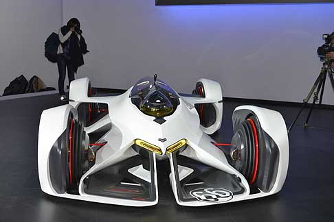 Chevrolet - Chevrolet Chaparral 2X Vision Gran Tursimo concept car, la casa automobilistica ha dichiarato che questo consentirà al concept di accelerare da 0 a 100 km/h in 1,5 secondi prima di arrivare ad una velocità massima di 386 km/h width=