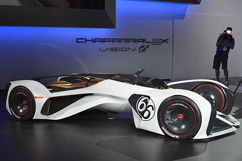 Chevrolet - Chevrolet Chaparral 2X Vision Gran Tursimo concept car presentata a LA Auto Show 2014 width=