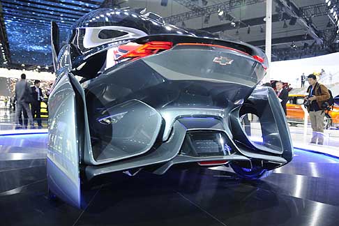 Chevrolet - Chevrolet FNR retrotreno prototipo futuristico al Salone di Shangai 2015 width=