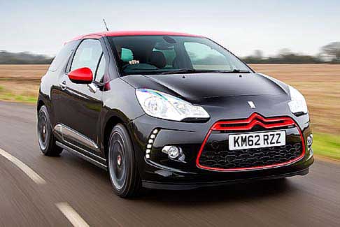 Citroen - La Citroen DS3 DSport Red Special Edition dispone nell´equipaggiamento di serie, anche del pacchetto City Signature che mette a disposizione tergicristalli e fari ad avvio automatico width=