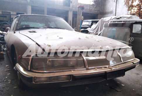 Vintage Cars - Citroen SM Sport Maserati con calandra e la sezione anteriore dei sei fari era carenato in vetro per migliorare l´aereodinamica