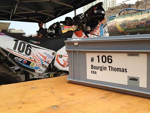 Dakar 2013 - Thomas Bourgin n.106 la sua moto KTM 450 Rally Repplica alla Dakar 2013 width=