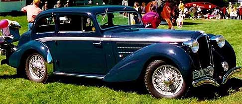 Star cars - La cantante Lucienne Dhôtel e la Delahaye 135 MS width=