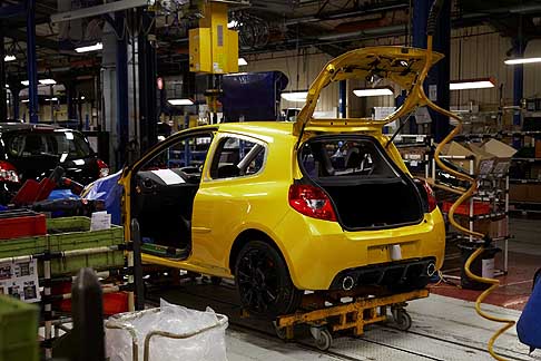 Renault - 2012 Dieppe Renault Plant - Renault Clio III RS assembly line width=