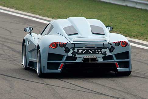 Mazzanti Evantra - DriveClub test drive in pista per la supercar Evantra per la registrazione dei suoni del racing games width=