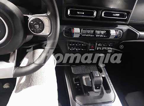 EMC Auto - Nuovo EMC Auto 212 è un fuoristrada 4x4 pensato per affrontare ogni tipo di terreno, dalle strade sterrate alle salite più impegnative. Scopri gli interni del Fuoristrada EMC Auto 212. Guarda Le Foto!