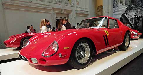 Ferrari - Ferrari 250 GTO da molti definita un´opera d´arte di Ralph Lauren esposta al museo di arti decorative a Parigi width=
