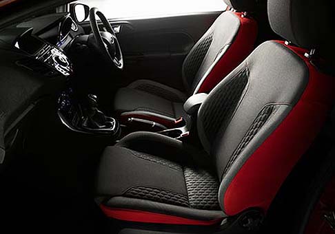 Ford - La nuove Ford Fiesta Red Edition e Black Edition sono già ordinabili, mentre l’arrivo in concessionaria è programmato per settembre prossimo.  width=