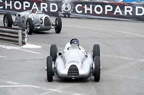 Monaco corse - Le auto d´epoca che hanno gareggiato al Grand Prix Historique di Monaco 2012 - by Automania width=