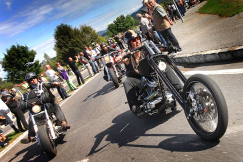 Harley Davidson - Moto Harley Davidson raduno a Roma width=