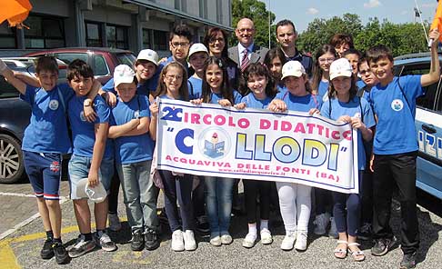 Gli Eco viaggi di GulliCAR - II circolo didattico Collodi di Acquaviva delle Fonti Bari foto di gruppo width=