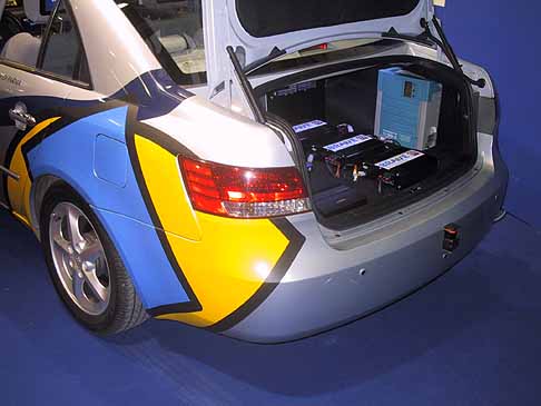 Vislab - Sensore posteriore e attrezzature nel cofano di un´auto senza pilota width=