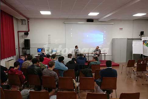 Ipsia F.lli Taddia di Cento - Incontro formativo “Motori da competizione” presso l´Aula Magna dell´IIS F.lli Taddia di Cento - Ferrara