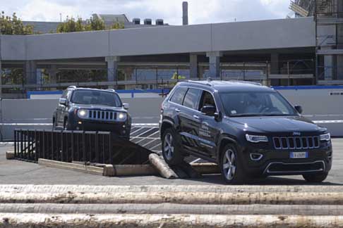 Jeep - Jeep Cherokee e la nuova Jeep Renegade al secondo ostacolo alla Fiera del Levante width=