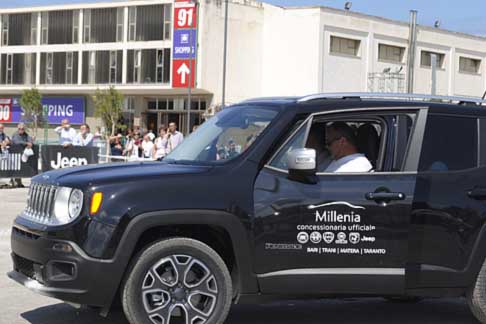 Jeep - Jeep Renegade con la supervisione dai piloti della Federazione Italiana Fuoristrada alla 78^ Fiera del Levante di Bari width=