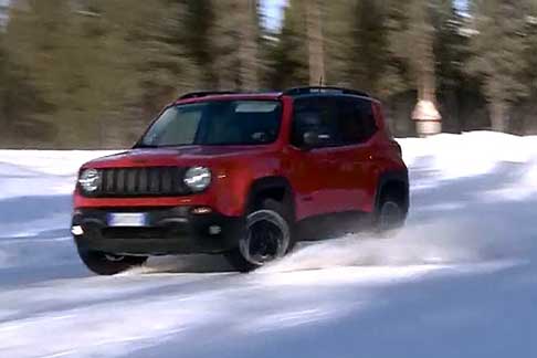 Test Drive ice - Jeep Renegade sul circuito del Proving Ground Center di FCA a Arjeplog in Svezia width=