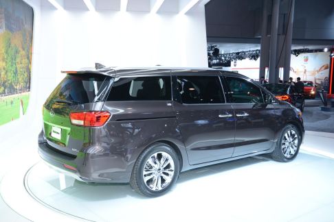 Kia Motors - Kia Sedona 5XL retrotreno al New York International Auto Show 2014 width=