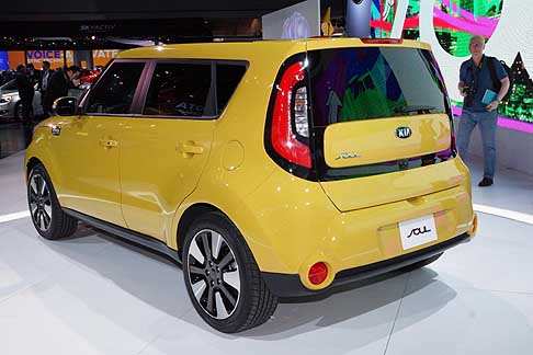 Kia Motors - Kia Soul 2014 sarà disponibile per il mercato americano nella versioni 1.6 a iniezione diretta benzina GDI da 130 CV e il più potente 2.0 GDI da 164 CV width=