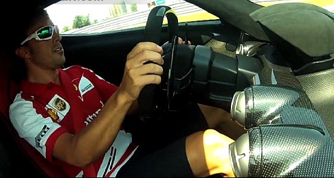 Ferrari - Ferando Alonso la nuova LaFerrari a Fiorano width=