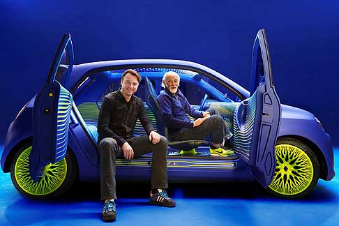 Renault - Laurens van den Acker e Ross Lovegrove con la Renault Twin'Z Concept car width=