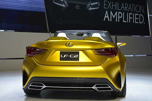 Lexus - Lexus LF-C2 Concept nel posteriore ci sono prese d’aria che fanno sembrare la vettura realmente disegnata dal vento width=