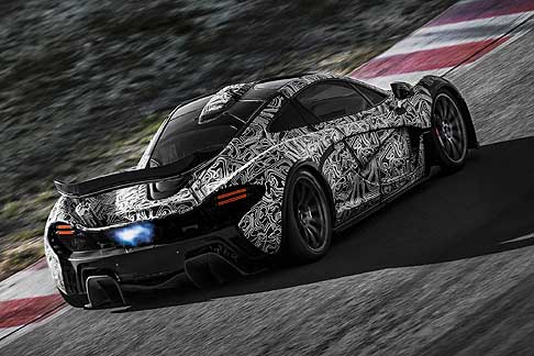 McLaren - McLaren P1 sul Circuito di Castelloli width=