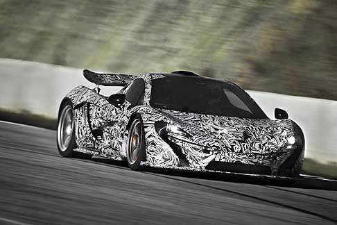 McLaren - McLaren P1 test drive sulla pista di Castelloli width=