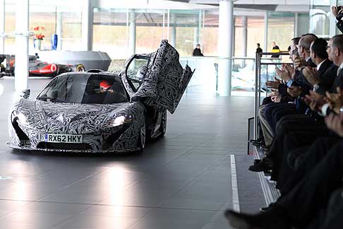 McLaren - McLaren P1 Concept car nel McLaren Technology Center width=