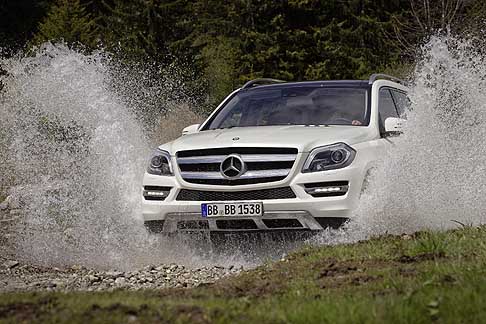 Mercedes - Mercedes-Benz GL Class con motore disel GL 350 BlueTec 4Matic, che ospiterà sotto il cofano il V6 turbodiesel di 3 litri da 258 CV width=