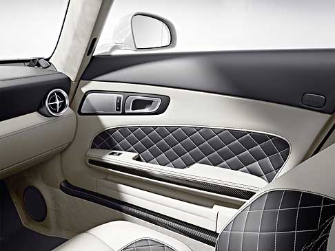 Mercedes-Benz - Mercedes-Benz SLS AMG GT Roadster interni portiera della versione aperta width=