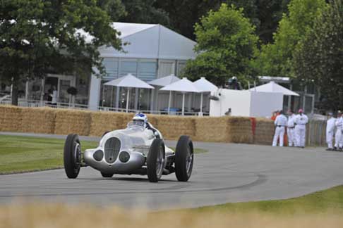 Mercedes-Benz - Mercedes-Benz W123 old car at Goodwood Festival of Speed 2014 width=