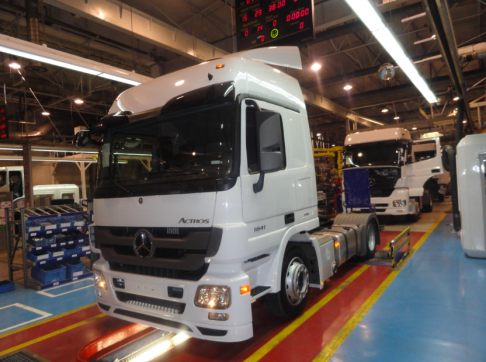 Daimler - Camion Mercedes-Benz Actros e Mercede Aksaray truks possibile accordo tra Daimler e Iveco width=