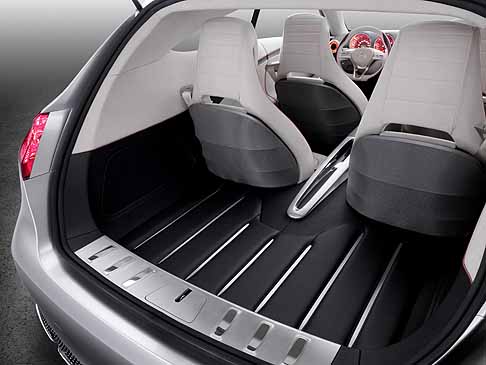 Mercedes-Benz - Mercedes Concept Classe A spazio bagagliaio width=