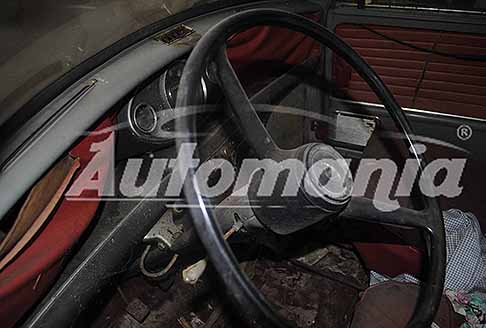 Scoperte Auto da Sogno by Automania - Mini Prima Serie del 1960 Vintage Cars conosciuta anche come Mini Minor: Interni semplici dell´epoca e volante