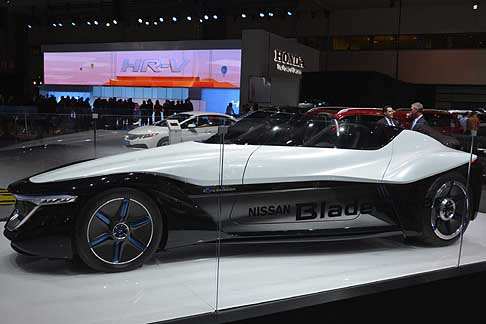 Nissan - Nissan BladeGlider Concept elettrica Zero Emission width=