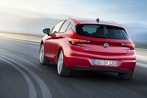 Opel - New Opel Astra MY 2016 posteriore vettura width=