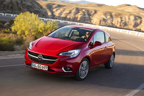 Opel - Opel Corsa la stabilità in rettilineo e in curva aumenta grazie al baricentro ribassato di 5 mm width=
