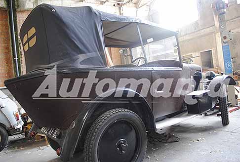 Scoperte Auto da sogno - Peugeot 172 R anno 1927 posteriore a punta che conferiscono un fascino senza tempo a questo splendico veicolo storico francese