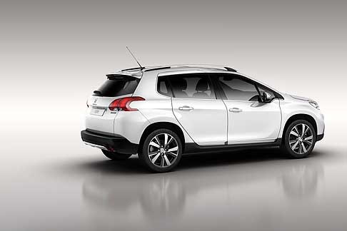 Peugeot - Peugeot 2008 suv compatto prime immagini fiancata laterale width=