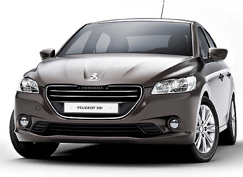 Peugeot - Peugeot 301 2013 la calandra anteriore richiama quella della Peugeot 208, mentre i gruppi ottici sono in pieno stile della casa del leone width=