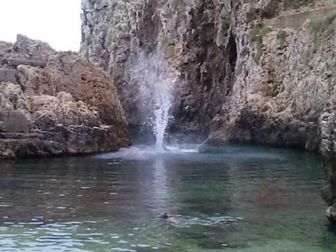 Litorale Adriatico Salento - Le aque limpide del Ponte ciolo. Tuffi width=