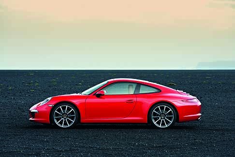 Porsche - Porsche 911 Carrera red laterale width=
