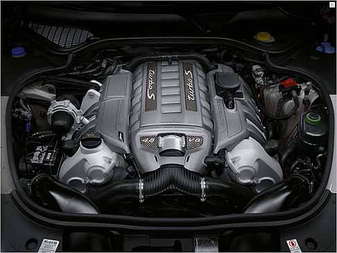 Porsche - Motore V8 da 550 CV della Porsche Panamera Turbo S width=