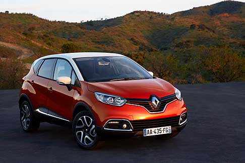Renault - Renault Captur crossover calandra anteriore width=