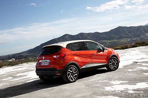 Renault - Renault Captur urban crossover width=