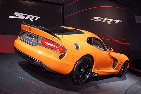 SRT - SRT Viper TA è una supercar a stelle e strisce width=