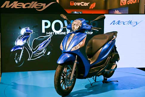 Piaggio - Scooter Piaggio Medley la versione più potente e raffreddata a liquido dei nuovi motori Piaggio iGet 125 e 150cc, e sono dotati di funzione start & stop